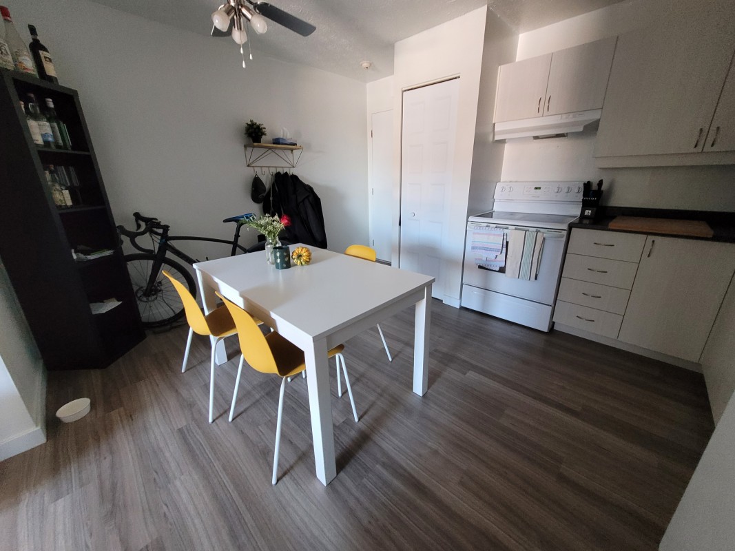 Cuisine appartement a louer secteur Université Sherbrooke